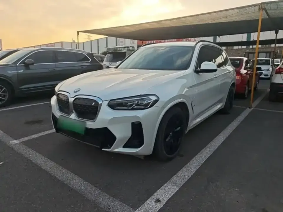 BMW iX3