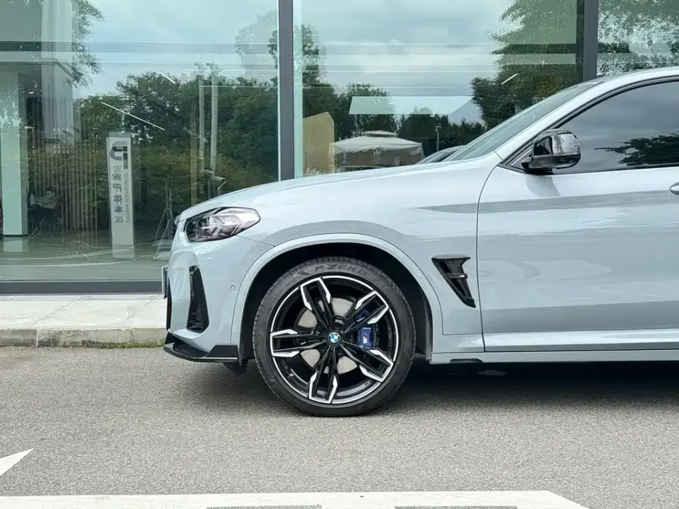 BMW X4 M40i