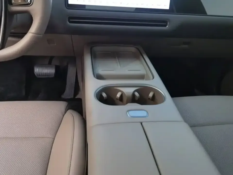 Li Li i6