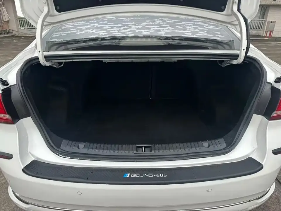 BAIC EU5