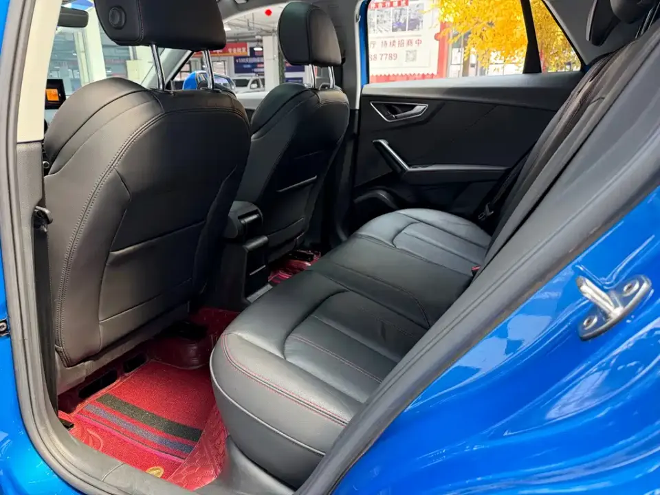 Audi Q2L