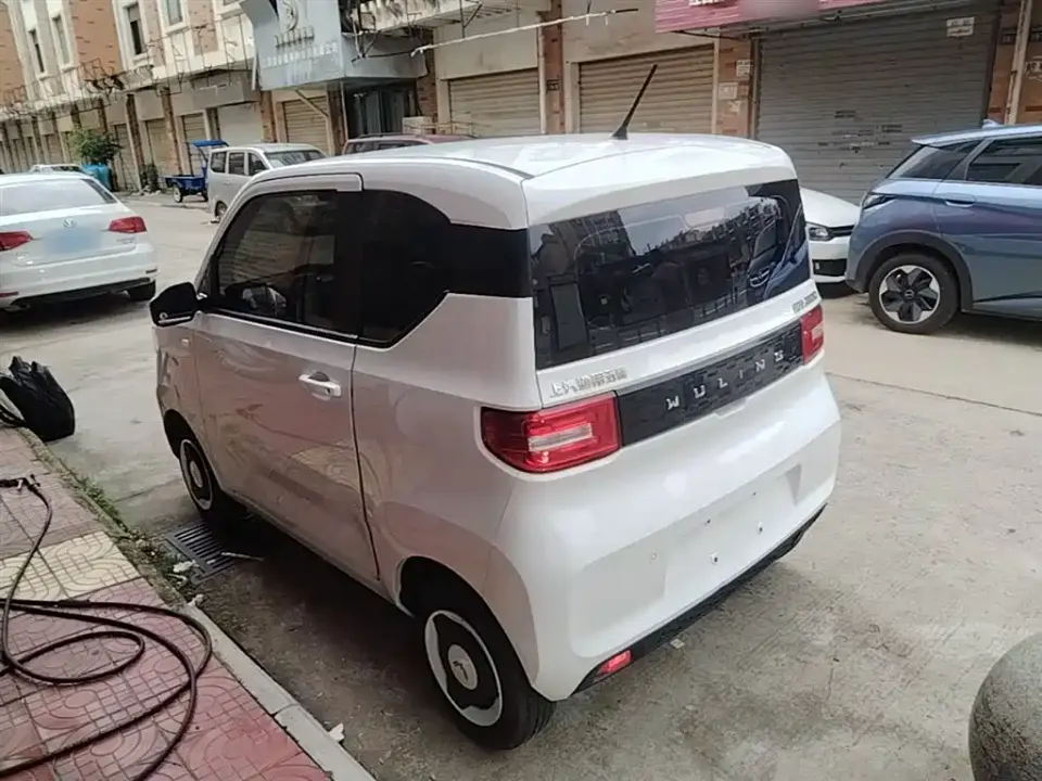 Wuling MINIEV