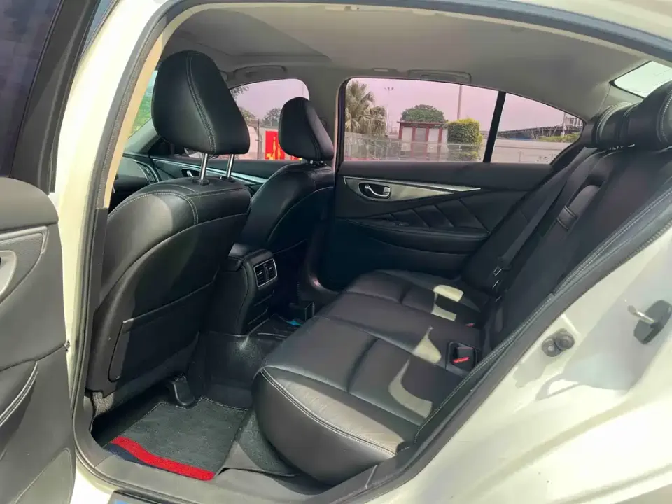 Infiniti Q50L