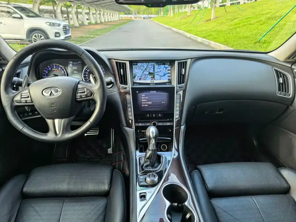 Infiniti Q50L
