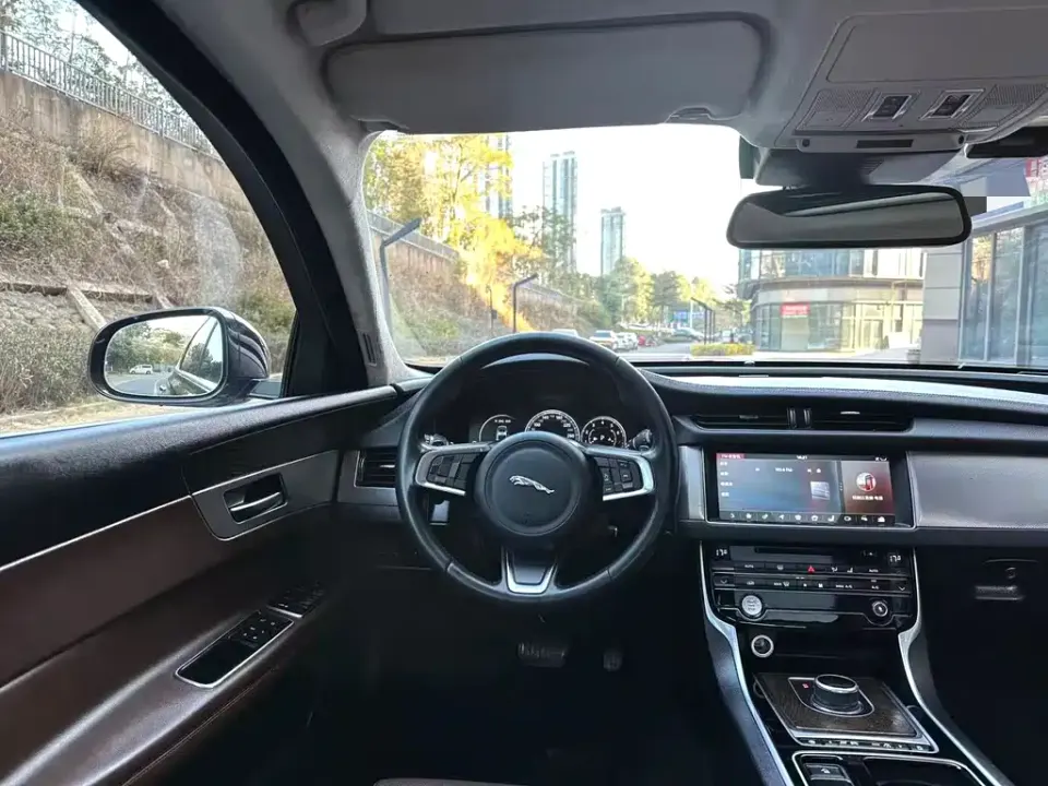 Jaguar XFL