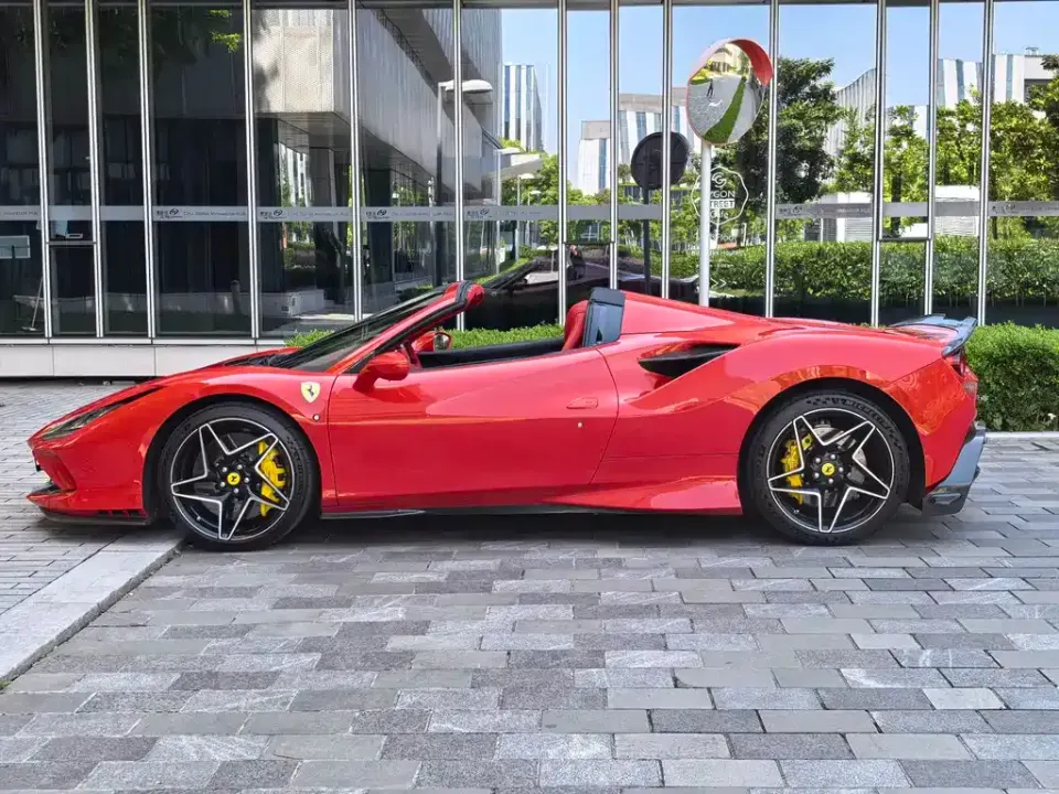 Ferrari F8