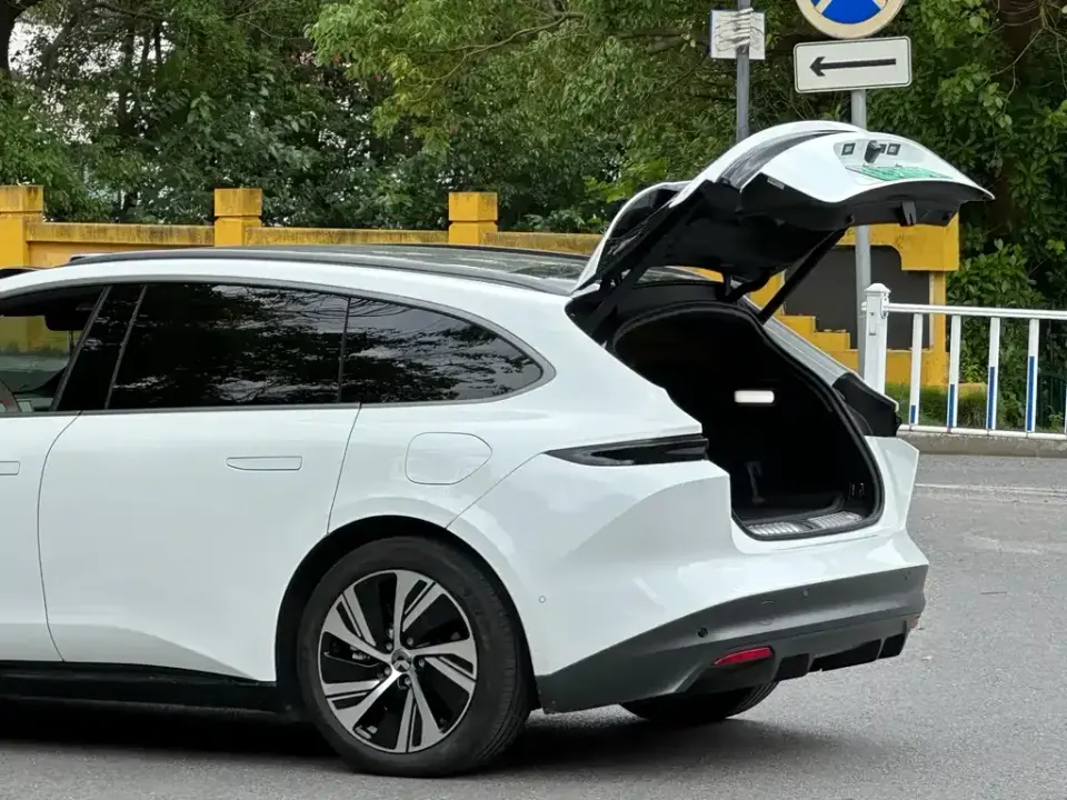 Nio ET5T
