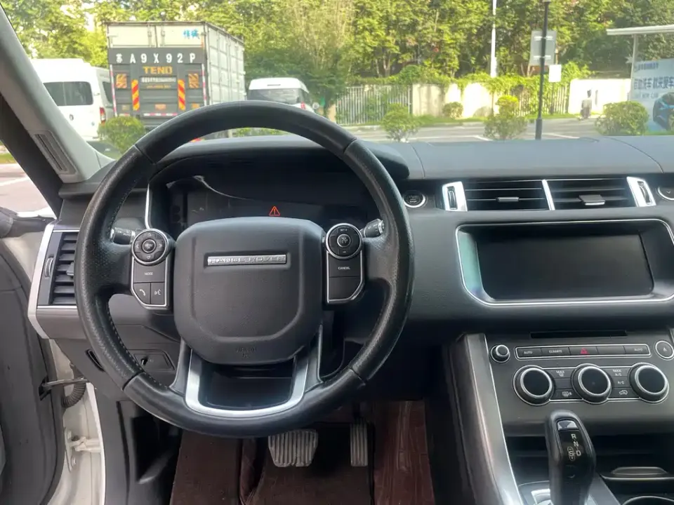 Land Rover Sport