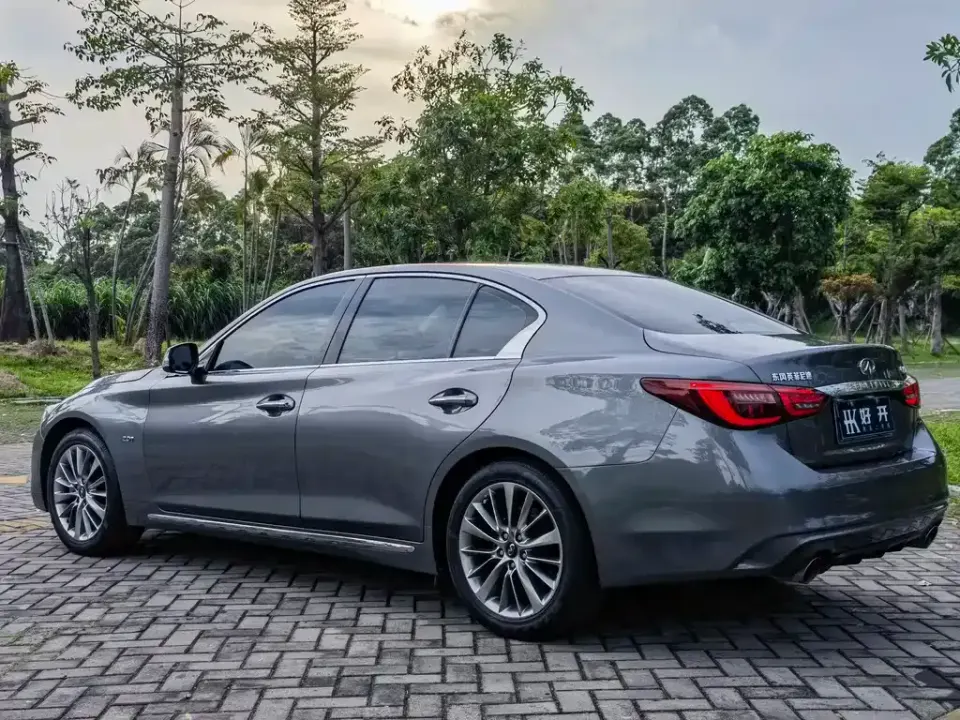 Infiniti Q50L