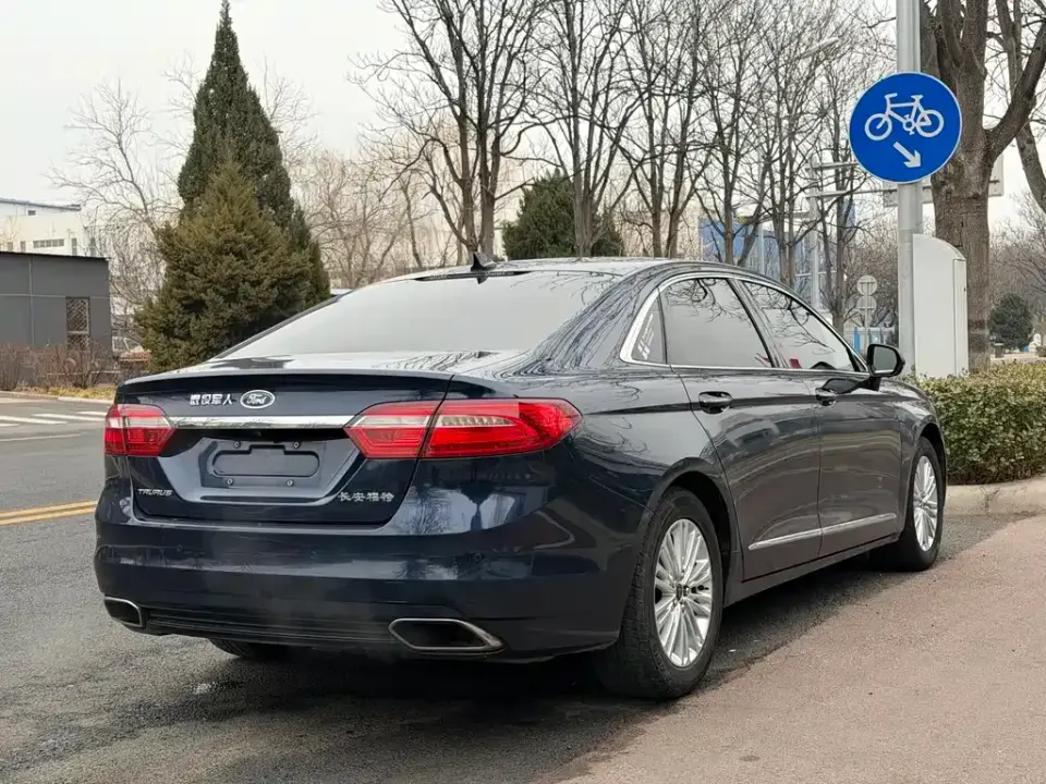 Ford Taurus