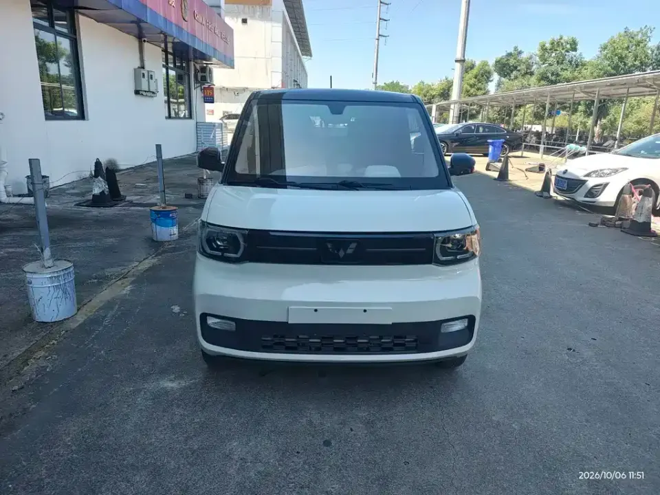 Wuling MINIEV