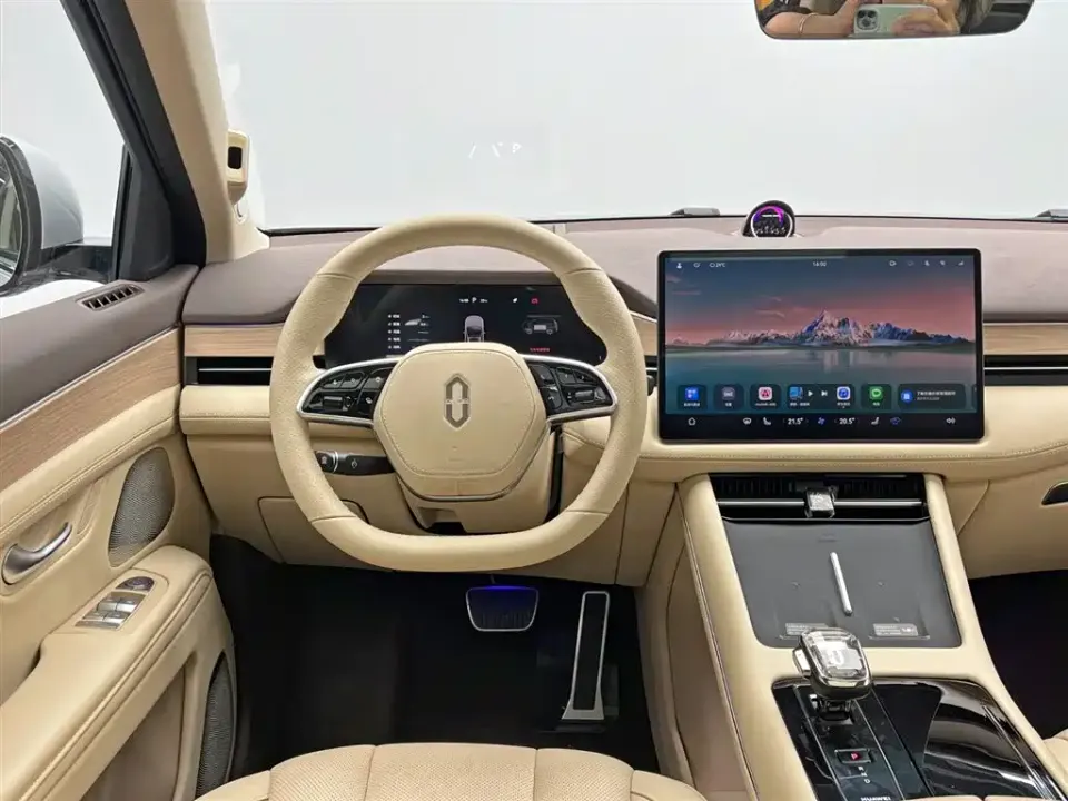 AITO M7