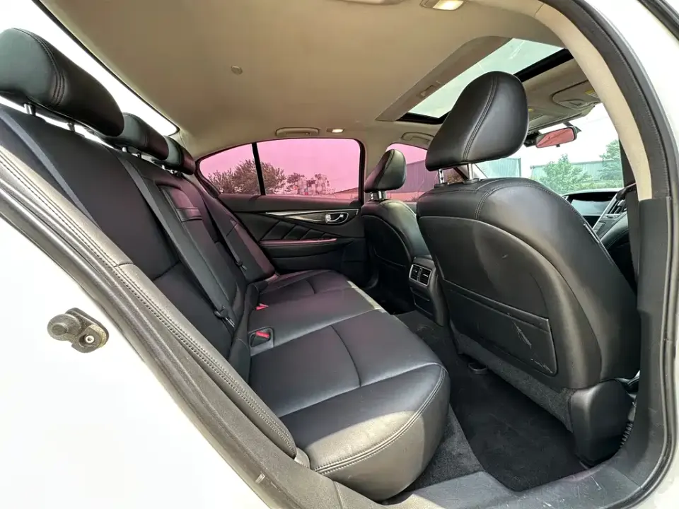 Infiniti Q50L