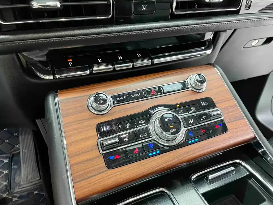 Lincoln Aviator (Import)