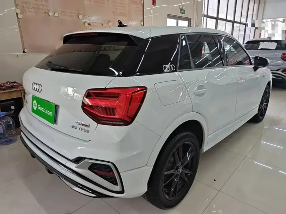 Audi Q2L