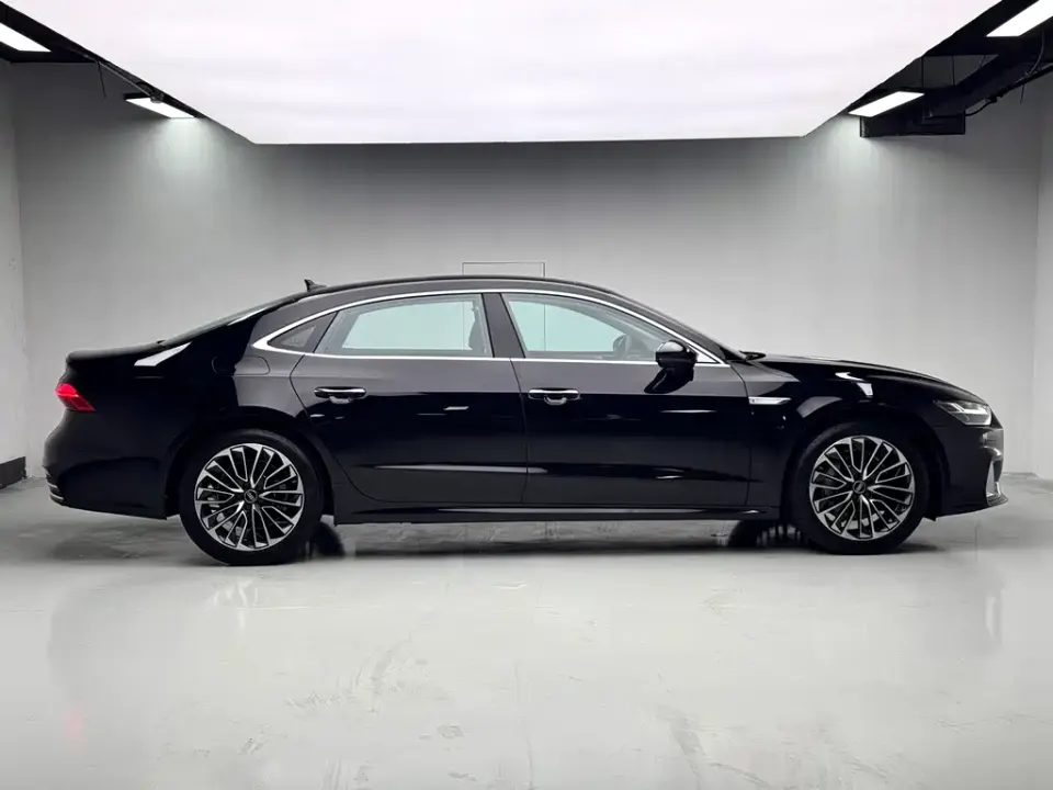Audi A7L