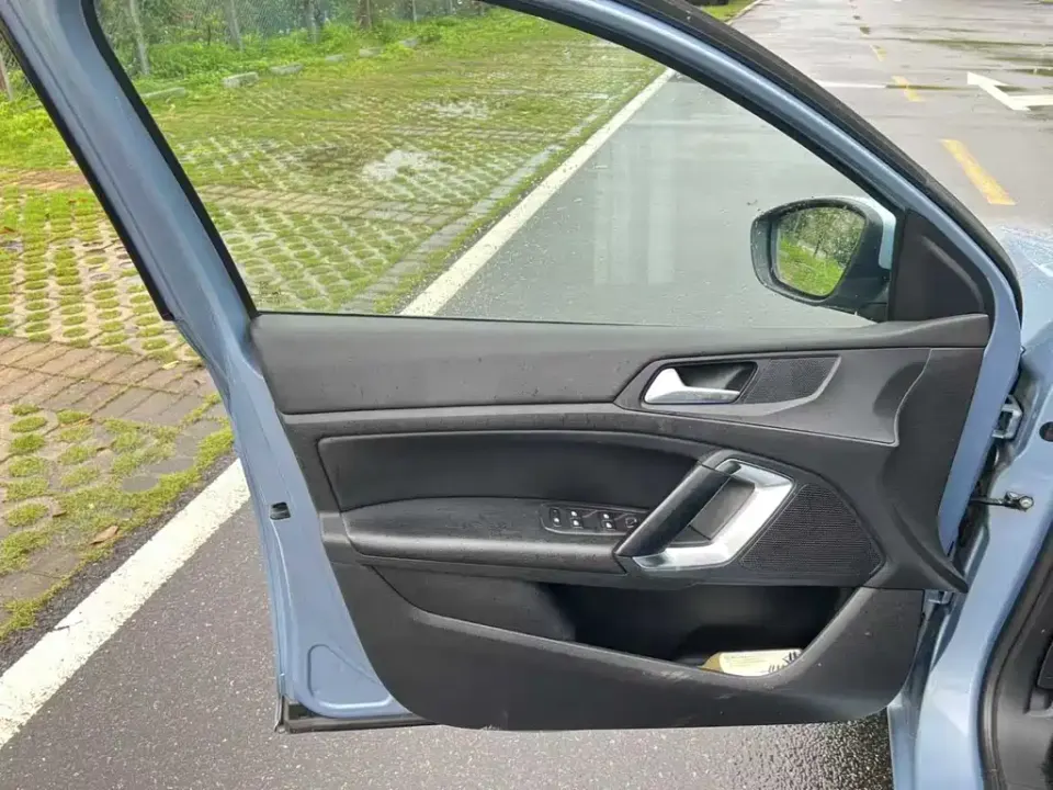 Peugeot 308S