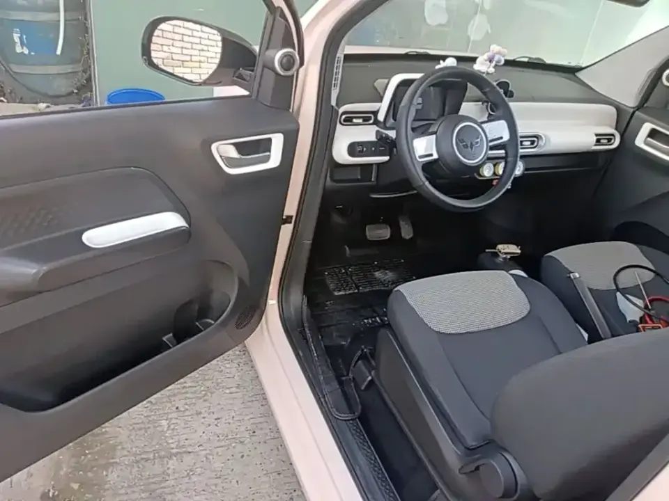 Wuling MINIEV