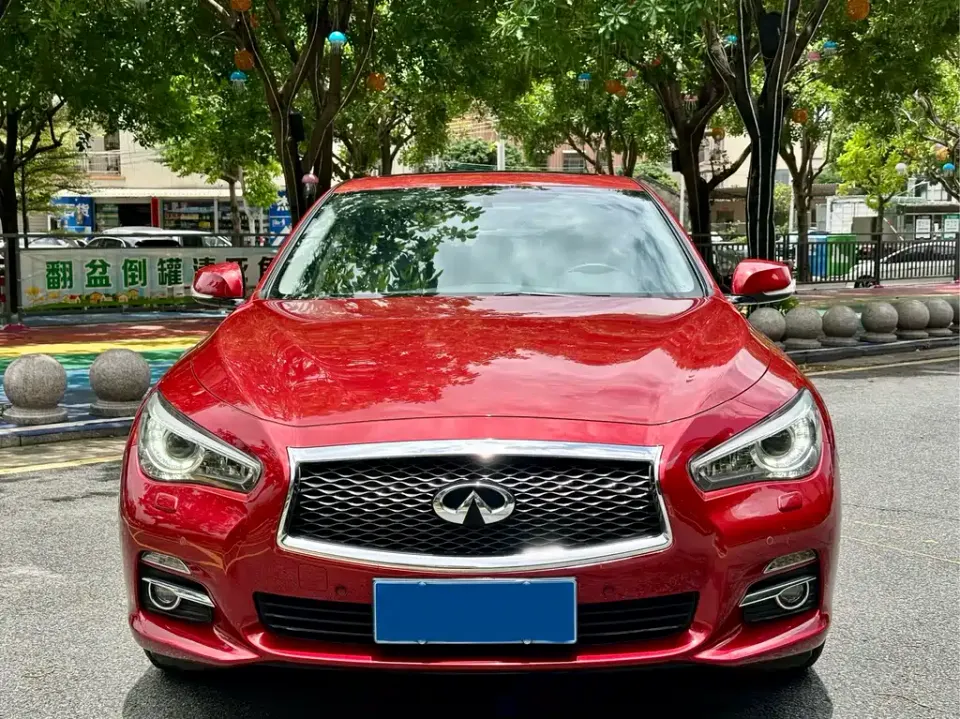 Infiniti Q50L