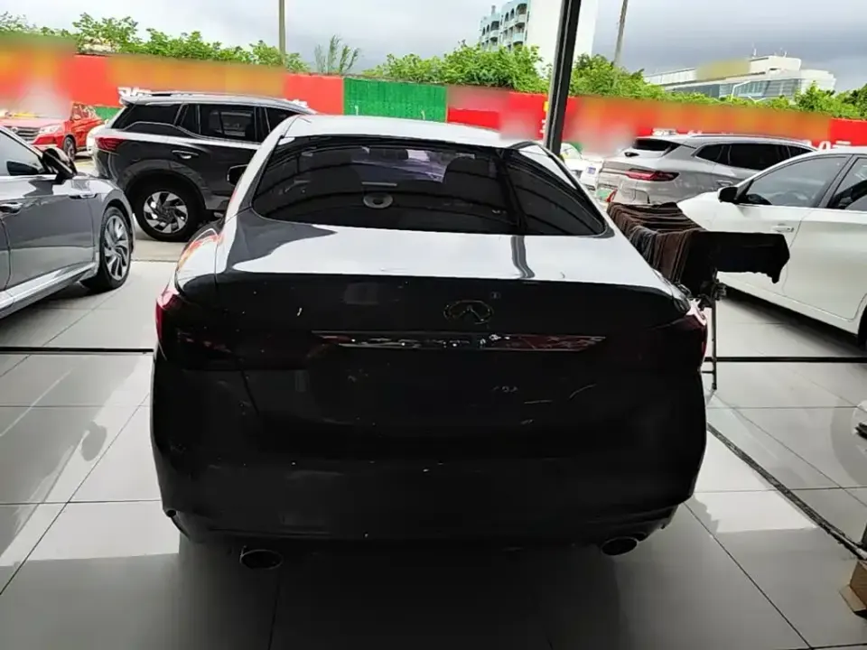 Infiniti Q50L
