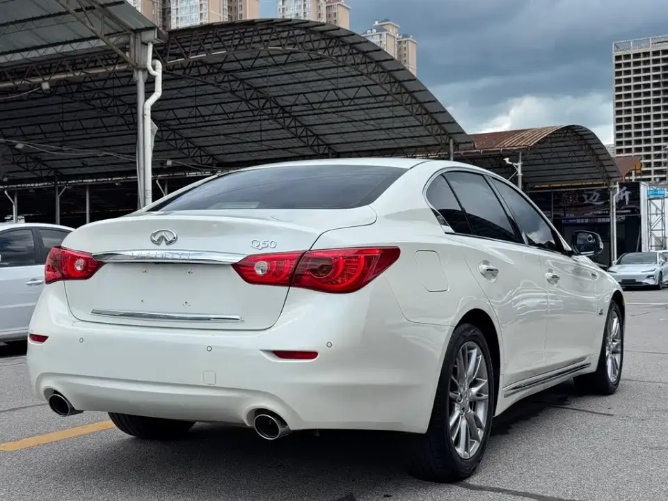 Infiniti Q50L