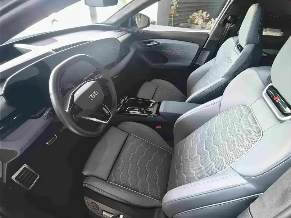 Audi Q6L e-tron