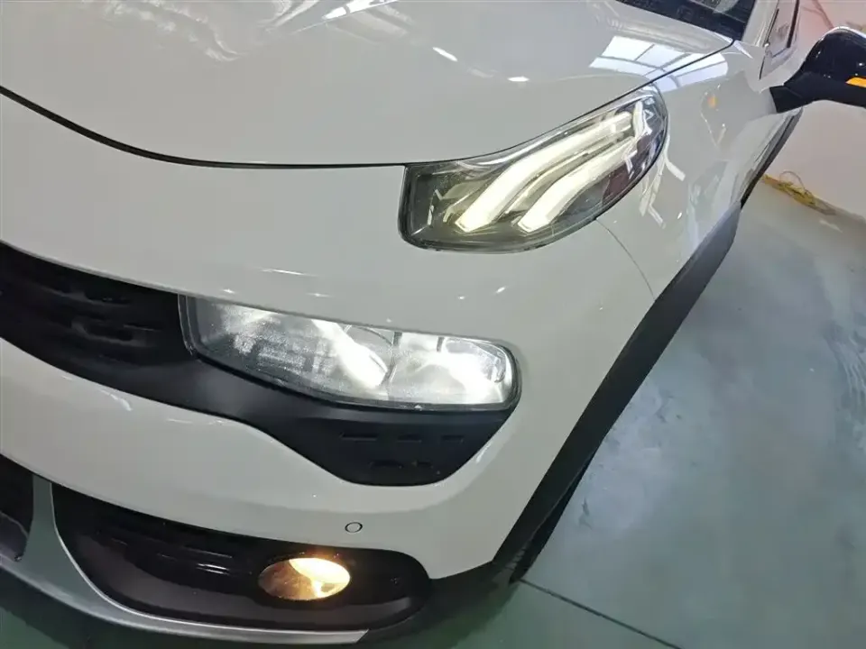Lynk & Co 02