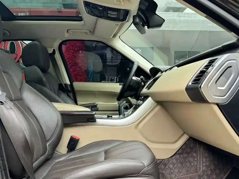 Land Rover Sport