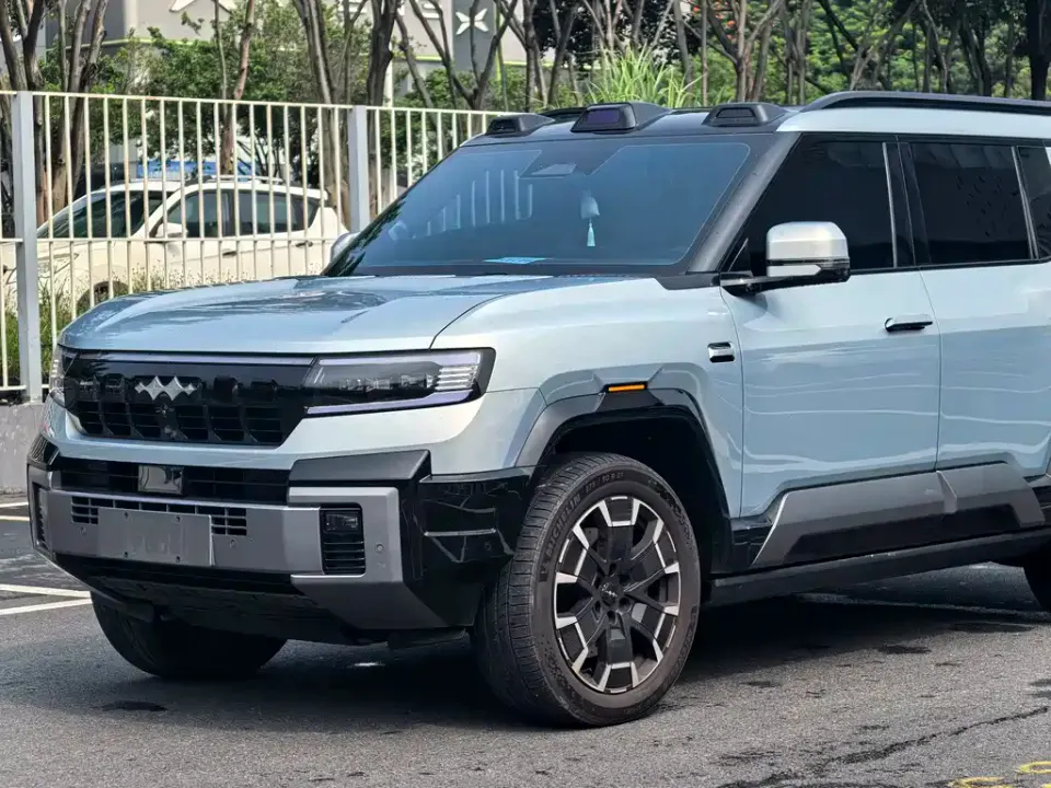 Fang Cheng Bao Leopard 8