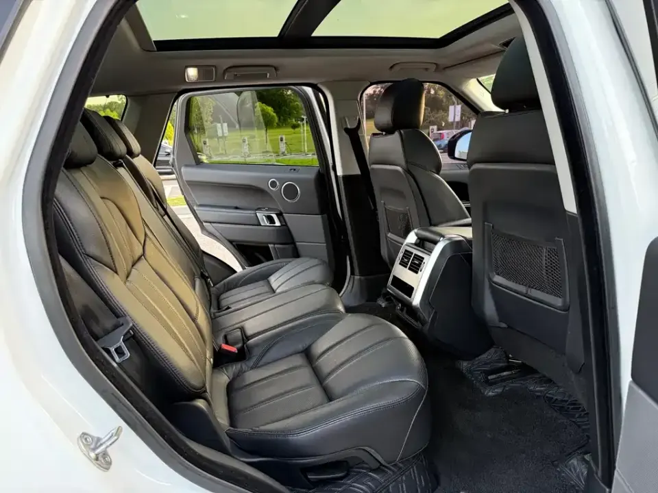 Land Rover Sport