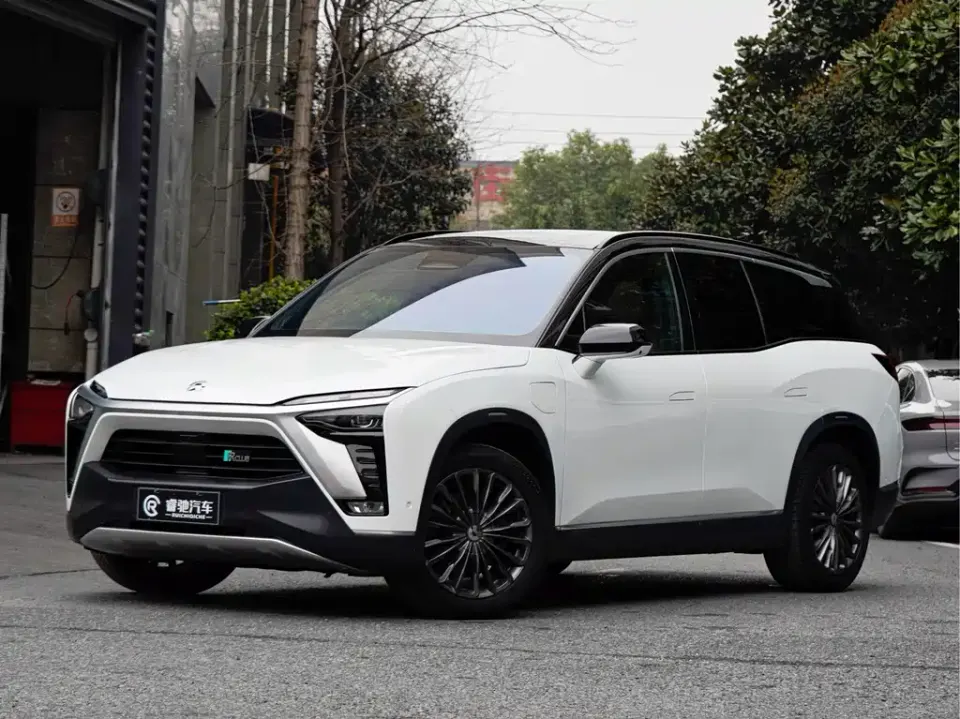 Nio ES8