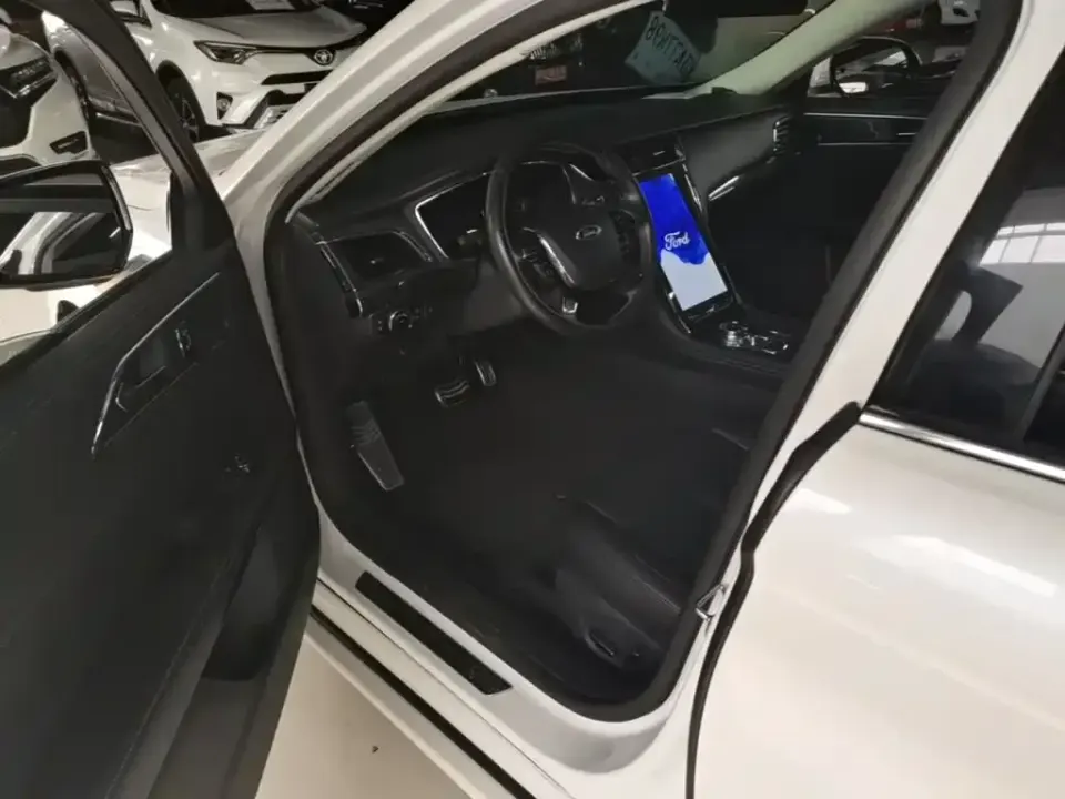 Ford Taurus