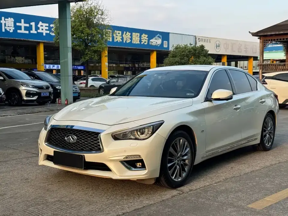 Infiniti Q50L