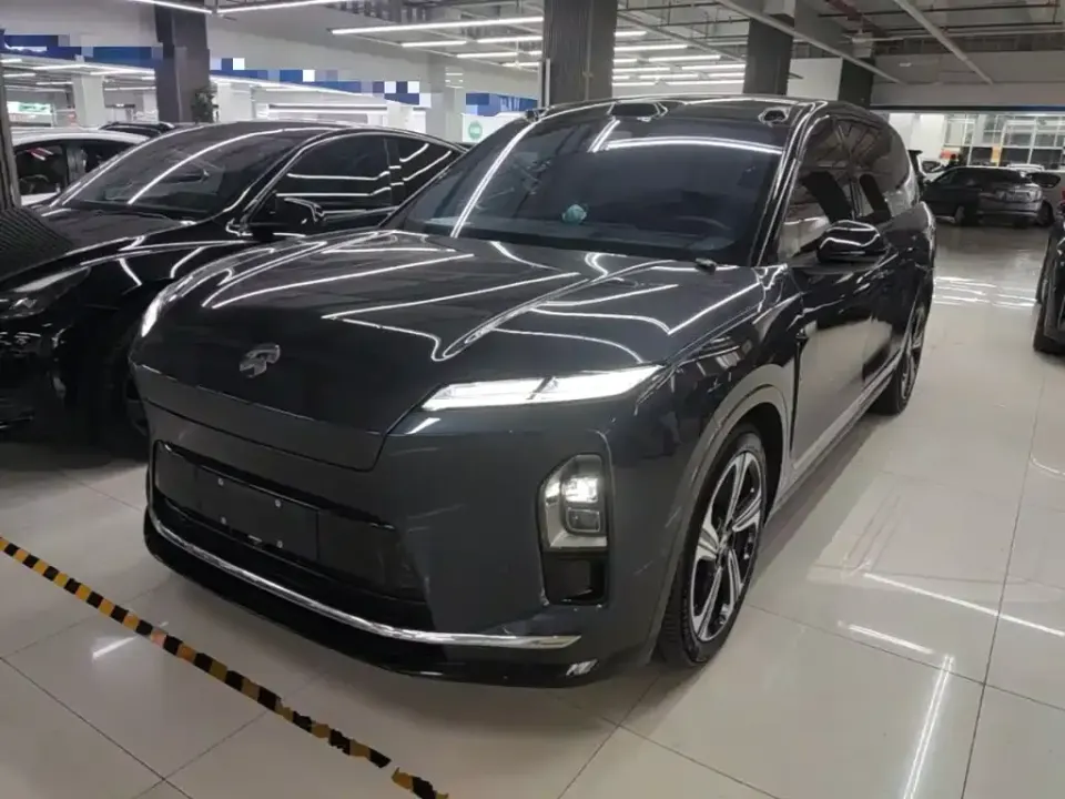Nio ES8