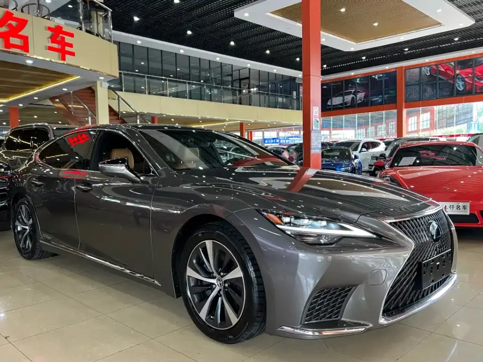Lexus LS