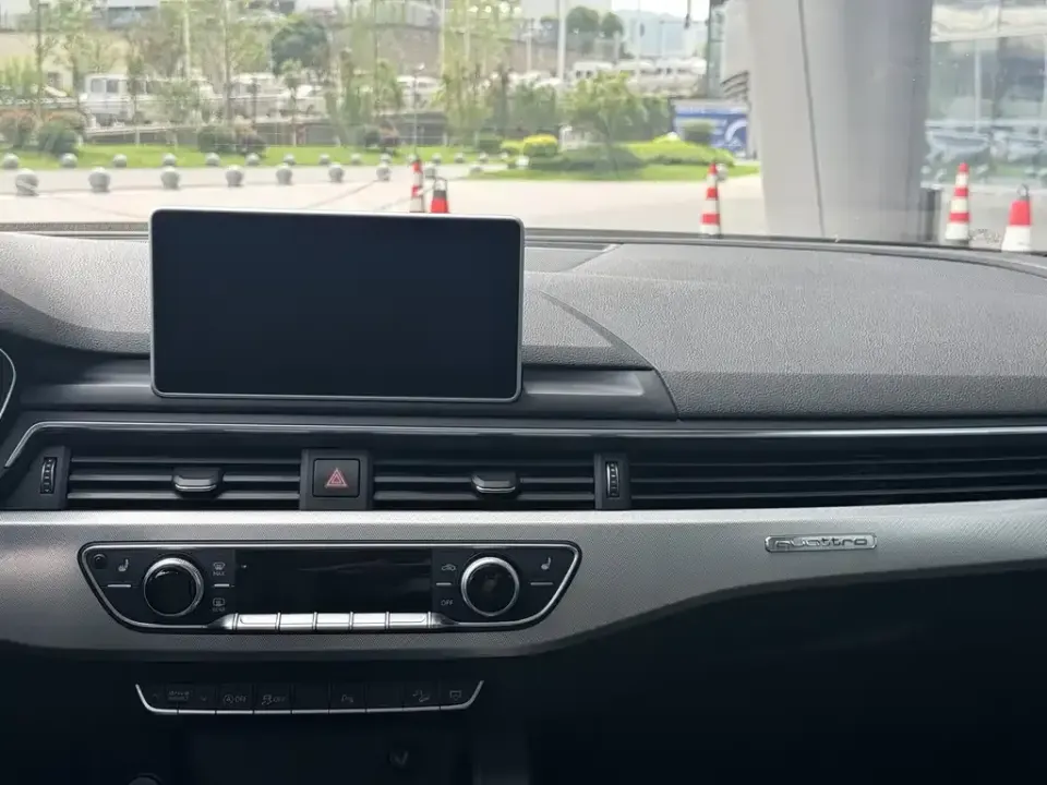 Audi A4 (Import)