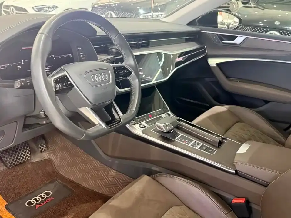 Audi A7L