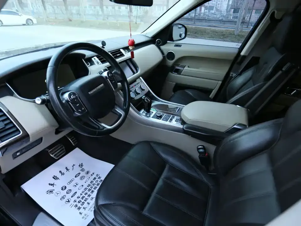 Land Rover Sport