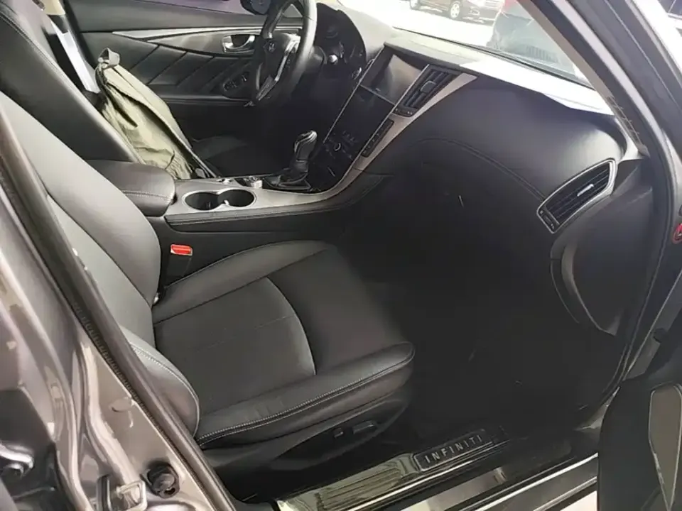 Infiniti Q50L