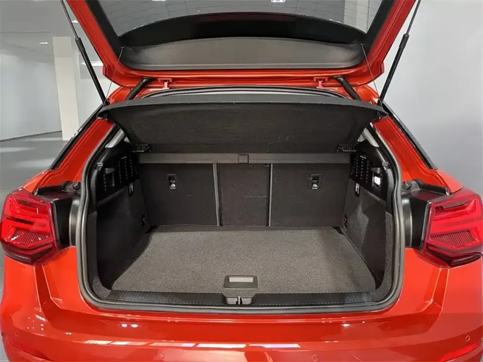 Audi Q2L