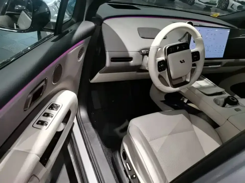 Li Li i6