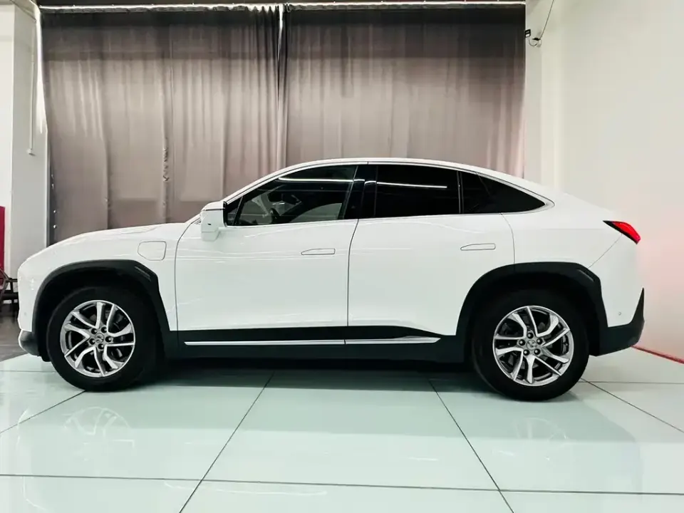 Nio EC6