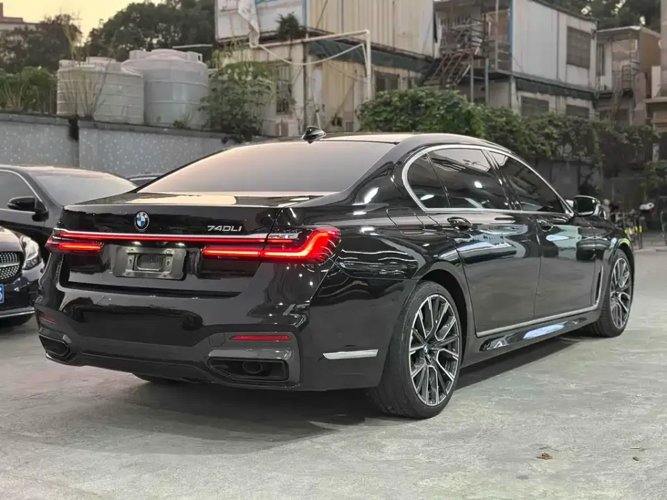 BMW 7-Series