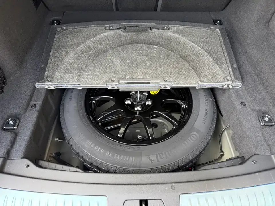 Land Rover Velar