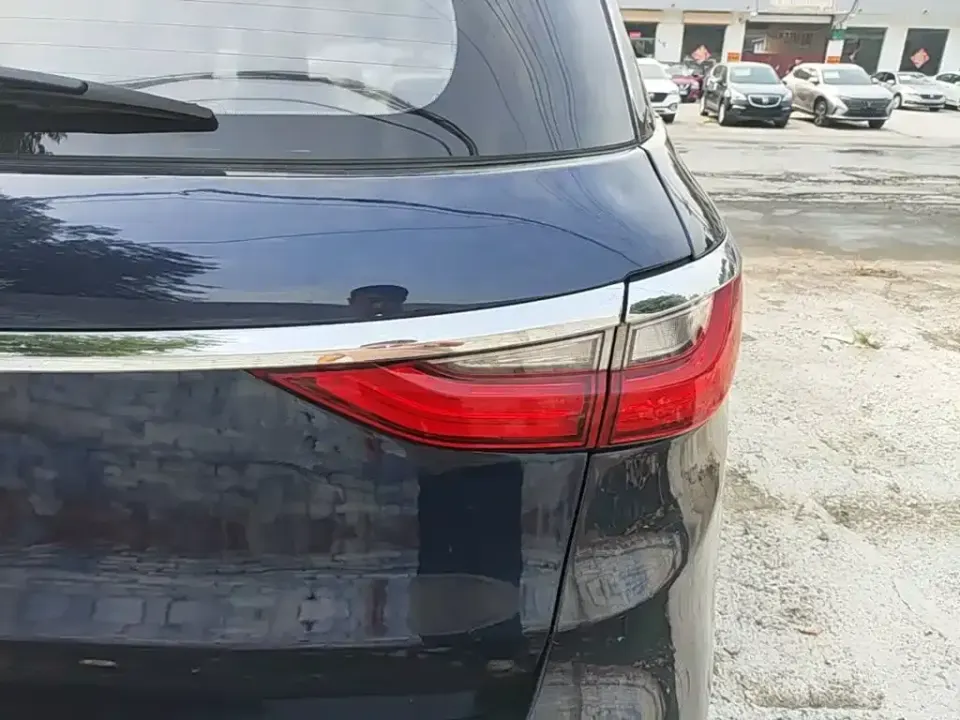 BYD MAX