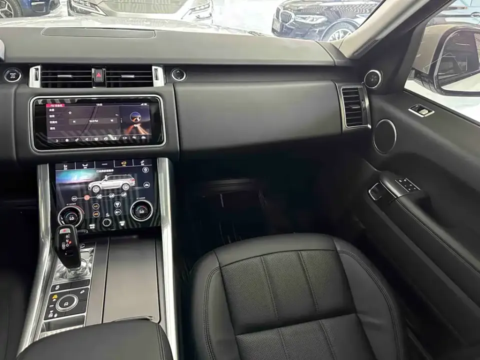 Land Rover Sport