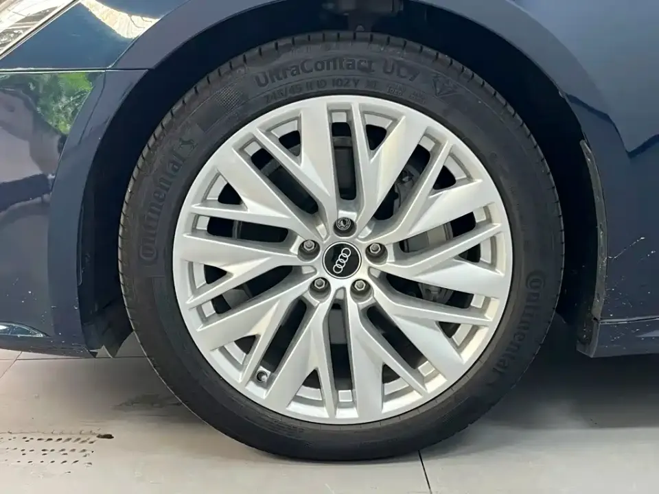 Audi A7L