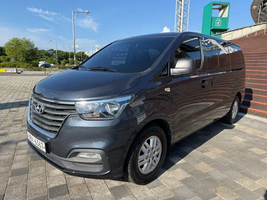 Hyundai Starex