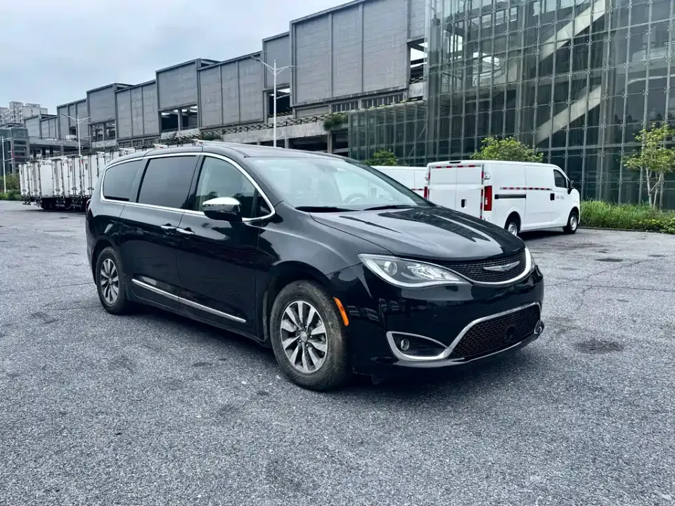 Chrysler Grand Voyager PHEV (Import)