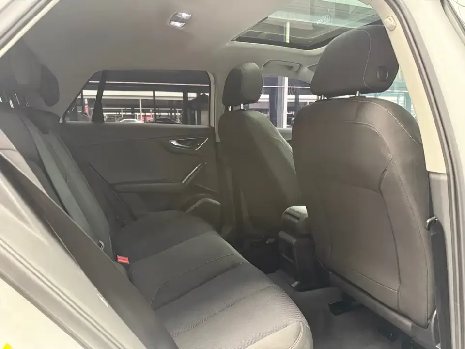 Audi Q2L